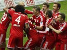 RADOST. Fotbalisté Bayernu Mnichov slaví gól. 