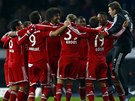 MISTROVSKÉ KOLEKO. Fotbalisté Bayernu Mnichov slaví sedm kol ped koncem