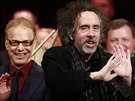 Filmový skladatel Danny Elfman (vlevo), reisér Tim Burton (uprosted) a...