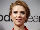 Thotná Scarlett Johanssonová na francouzské premiée filmu Captain America:...