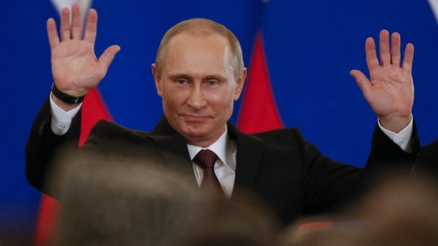 Rusk prezident Vladimir Putin je dky anexi Krymu na vrcholu popularity (20. bezna 2014)