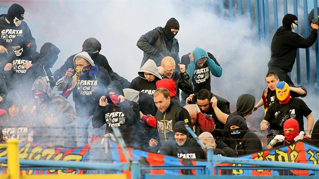 Na utkn do Ostravy dorazily tyi stovky sparanskch fanouk.