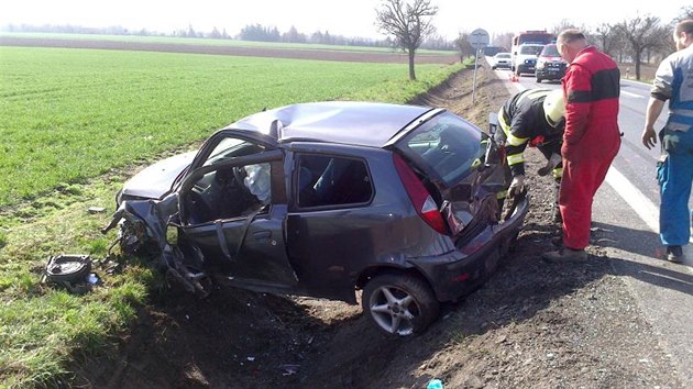 Hromadn nehoda na silnici 33 u Pedmic nad Labem (20. bezna 2014).