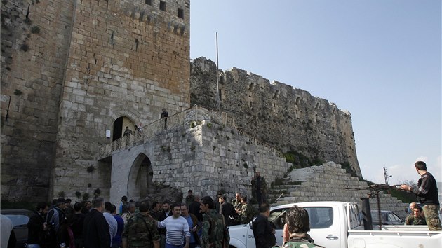 Krak des Chevaliers pat mezi nejzachovalej kick hrady v Srii. Od roku 2006 je zapsan na seznamu svtovho ddictv UNESCO. Obansk vlka, kter zemi suuje u ti roky, se na nm citeln podepsala. (21. bezna 2014)