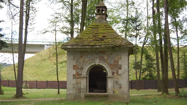 Hrobka Haasu v Kamenném Dvoře u Kynšperku nad Ohří.