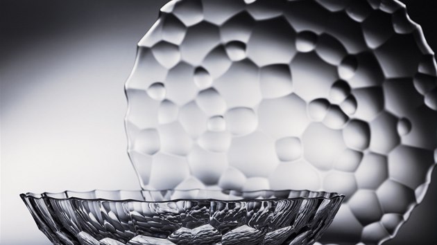 Kolekce Romana Kvity Sphere byla ocenna prestin evropskou cenou za design. Tvo ji msy, tcy i sklenky.