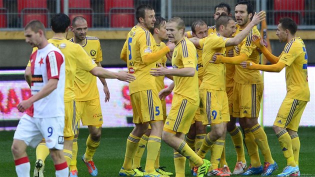 Fotbalist Jihlavy se raduj z glu v zpase na stadionu Slavie.