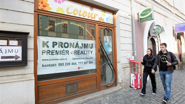Jeden ze zruených obchod v centru Olomouce.