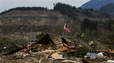 Trosky po sesuvu pdy v americkém stát Washington (25. bezna 2014)