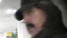 Mu�, který p�ed pokladní v bance na Václavském nám�stí polo�il kuf�ík s...