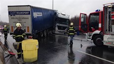 Havárie kamionu zablokovala pra�skou Ji�ní spojku (24.3.2014)