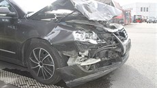 Volkswagen Passat narazil ve Bzenci na Hodonínsku do Renaultu Laguna, který mu...
