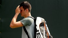 Zklamaný Bernard Tomic opoutí kurt v Miami po nejkratím zápase historie