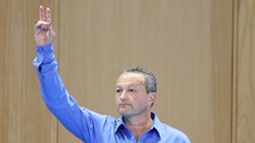 ROZHOD�Í, VYLU�UJTE. Trenér �eských házenká�ek Jan Ba�ný má jasno, to byl faul