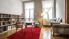 K �edé si m��ete dovolit výrazné barvy jako nap�íklad zá�ivý �ervený koberec