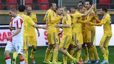 Fotbalisté Jihlavy se radují z gólu v zápase na stadionu Slavie.