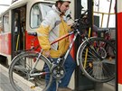 Cyklista v tramvaji
