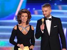 Pedsedkyn poroty soute eská Miss 2014 Sophia Lorenová a moderátor Libor...