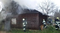 Poár domu v Krnov - Krásných Loukách, který zaloil vrah seniorky.