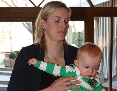 Barbora potáková se synem Jankem, jen o víkendu oslavil 1.narozeniny.