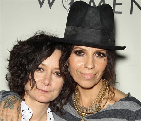 Sara Gilbertová a Linda Perry se vzaly 30. bezna 2014.