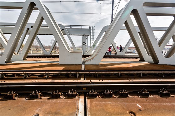 Zdvihací železniční most ve středočeském Kolíně (březen 2014)