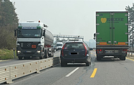 Nejpozději ve čtvrtek zmizí dálničního úseku mezi Měřínem a Velkou Bíteší dopravní omezení. (Ilustrační snímek)