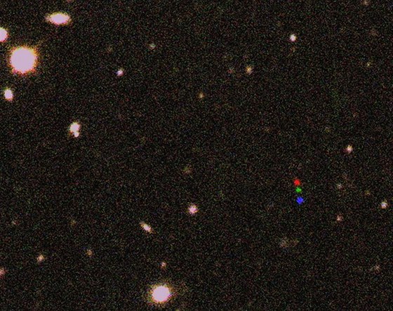 Pohyb nov oznámené planetky 2012 VP113 na zábrech havajského teleskopu