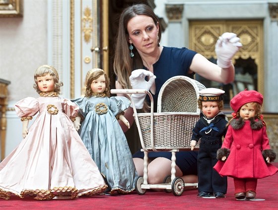 Hraky královské rodiny vystaví v Buckinghamském paláci v lét.