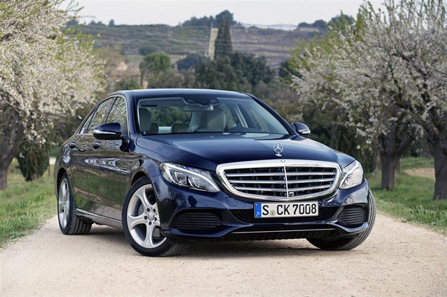 Prvni Svezeni Novou Hvezdou Mercedes C Okouzli Technikou A Komfortem Idnes Cz