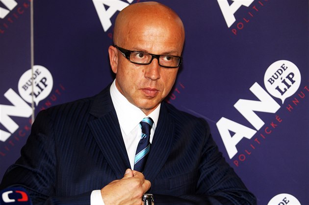 Europoslanec Pavel Teli�ka