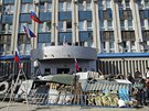 Rutí radikálové obsadili budovu ukrajinské tajné sluby v Luhansku (8. dubna...