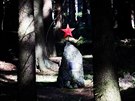 Vojensk� �jezd Brdy - pomn�k partyz�n� zast�elen�ch ve druh� sv�tov� v�lce