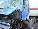 Následky elní sráky kamionu a dodávky na Hodonínsku. (2. dubna 2014)
