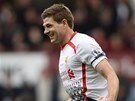 Steven Gerrard z Liverpoolu slaví gól. 