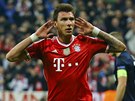 VYROVNÁNO. Mario Manduki z Bayernu Mnichov oslavuje gól proti Manchesteru