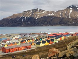 Longyearbyen, Norsko. Na picberkách, norském souostroví leícím v Severním...