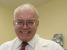 Profesor Milan Kvapil je přednostou Interní kliniky FN Motol a bývalým