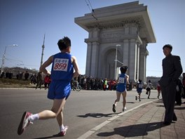 Kadoron mezinrodn maraton pod Severn Korea k uctn pamtky svho