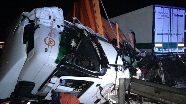Nehoda t kamion blokovala dlnici D1 na Beneovsku.