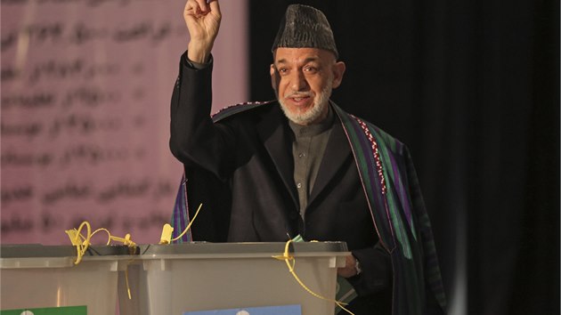Svho nstupce volil i souasn afghnsk prezident Hamd Karz. (5. dubna 2014)
