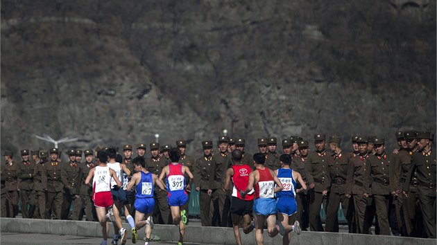 Kadoron mezinrodn maraton pod Severn Korea k uctn pamtky svho "vnho prezidenta" Kim Ir-sena. V roce 2014 se mohou poprv zastnit i zahranin turist.