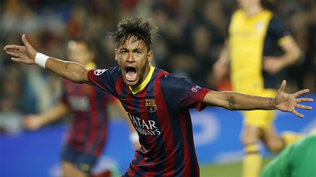tonk Neymar z Barcelony se raduje ze vstelenho glu.