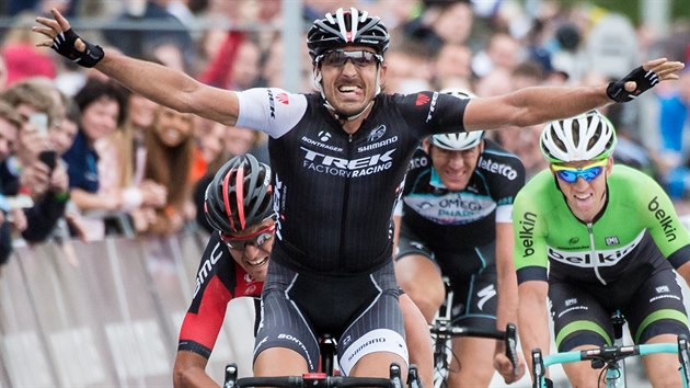 Fabian Cancellara projidí vítzn cílem Kolem Flander.