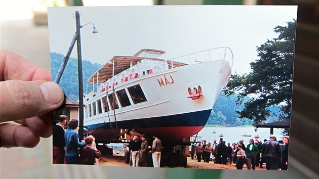 Lo� M�j se spustila na vodu v roce 1959. Od t� doby ��dnou v�t�� opravou nepro�la.