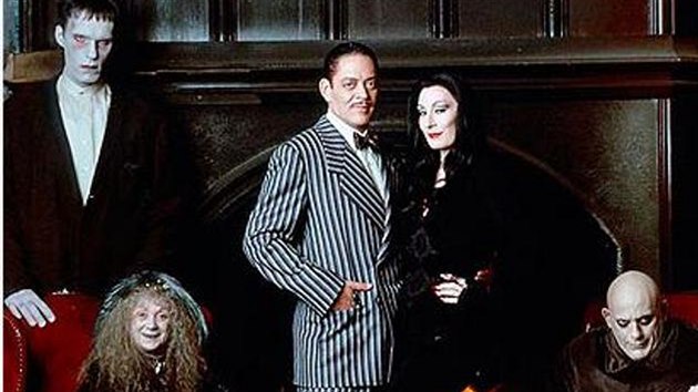 Zbr z celoveernho filmu Addamsova rodina (1991)