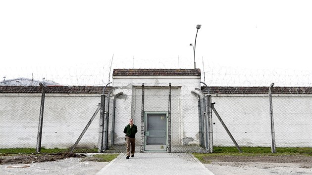 Vstupní brána do věznice v Landsbergu, kde stráví tři a půl roku Uli Hoeness, bývalý prezident fotbalového Bayernu Mnichov.