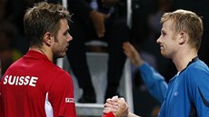 DOBOJOVÁNO. Andrej Golubjov z Kazachstánu (vpravo) se tvá�í tém�� omluvn�. V