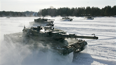 Tanky Leopard 2A4 finské armády při cvičení v roce 2006