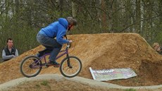 Nový bikepark na sídliti Máj v eských Budjovicích.